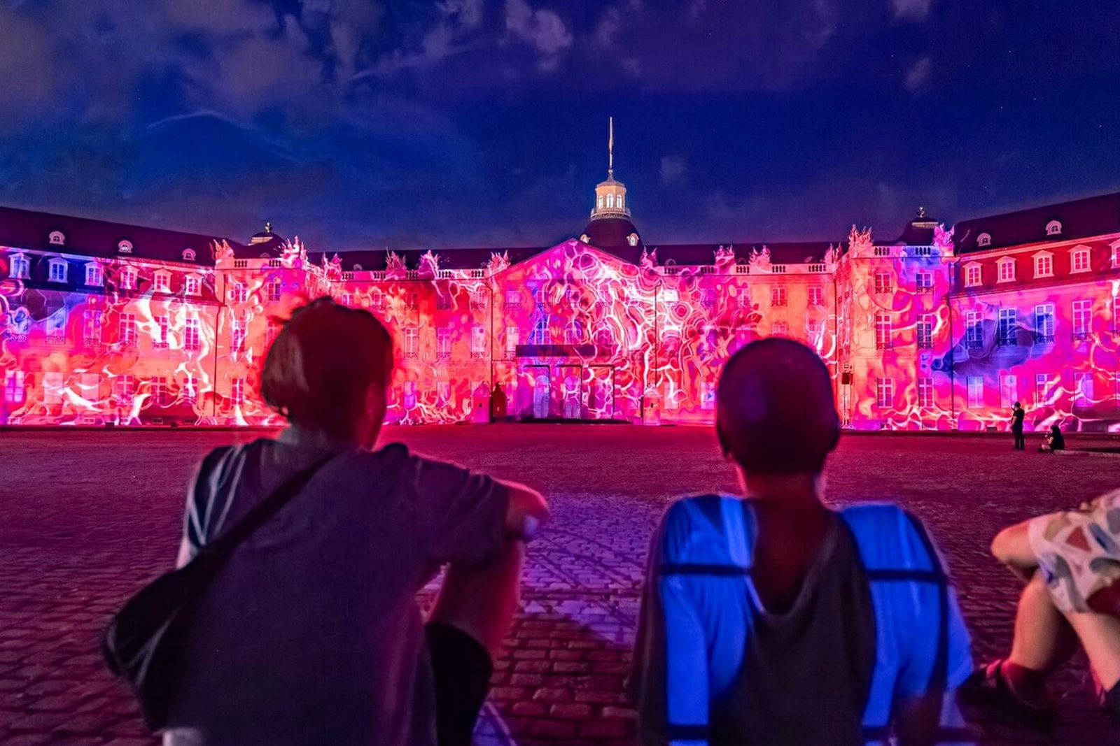 Video mapping sulla facciata del castello di Karlsruhe per lo Schlosslichtspiele
